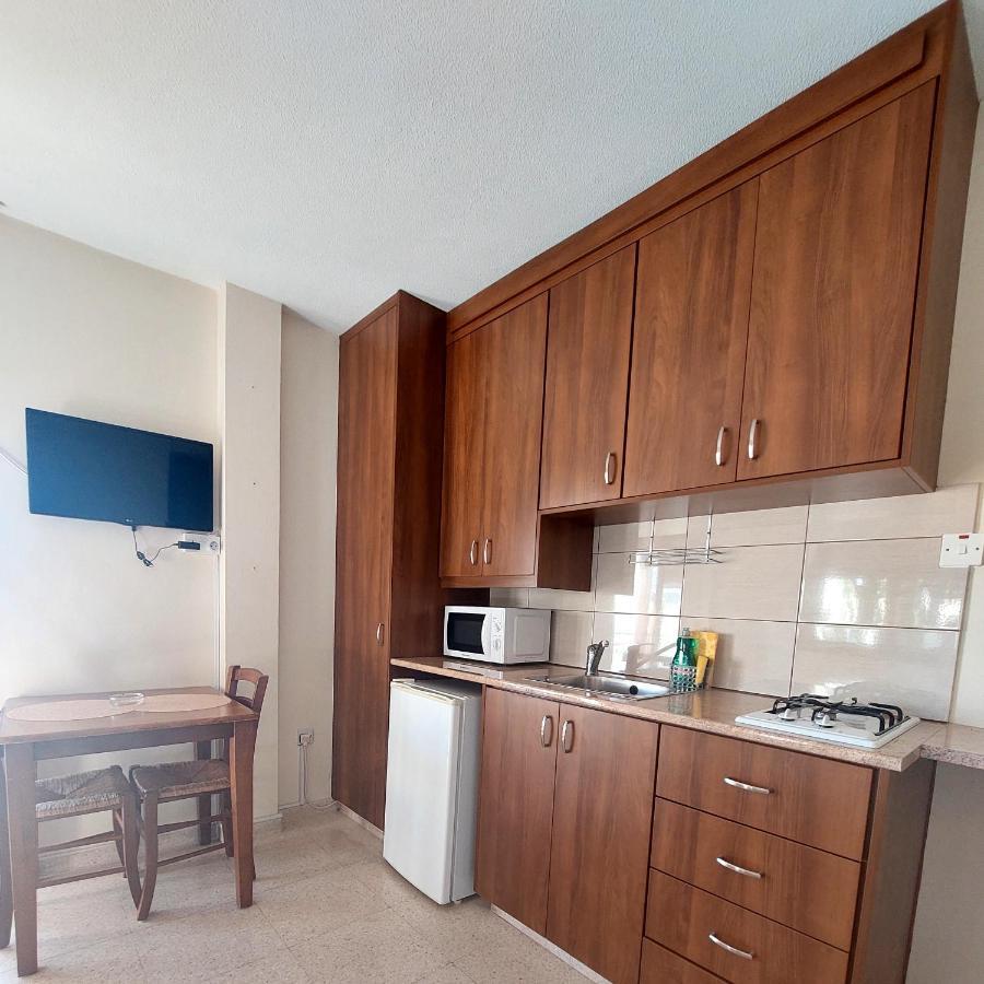 Appartement Estia Vasilis Manoli à Ayía Nápa Extérieur photo