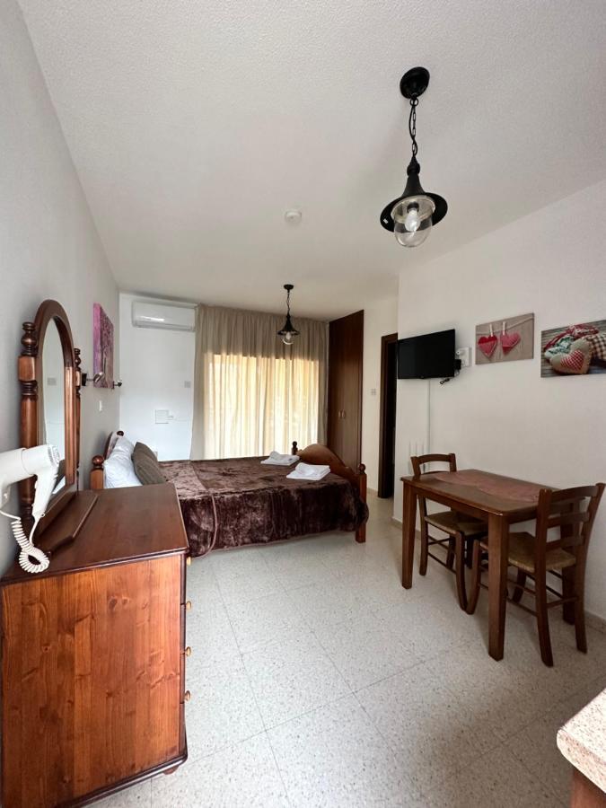 Appartement Estia Vasilis Manoli à Ayía Nápa Extérieur photo